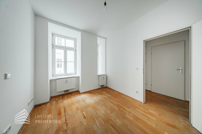 Thumbnail von Charmante 2-Zimmer-Altbauwohnung mit idyllischem Eigengarten – urbanes Wohnen mit Rückzugsqualität