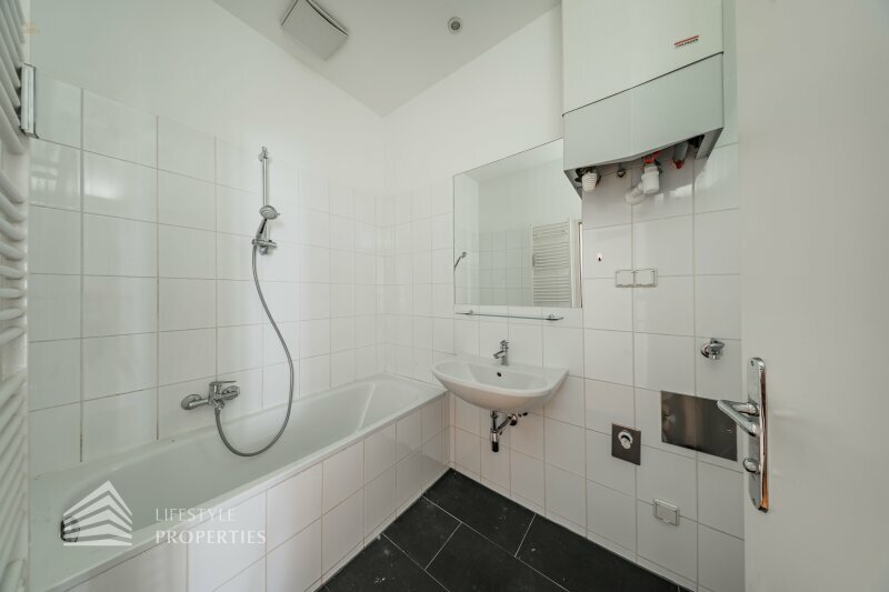 Thumbnail von Charmante 2-Zimmer-Altbauwohnung mit idyllischem Eigengarten – urbanes Wohnen mit Rückzugsqualität