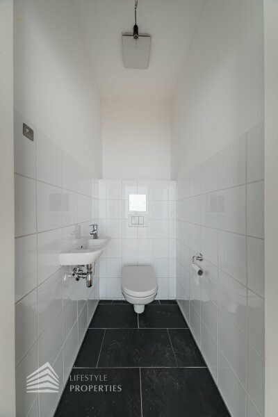 Thumbnail von Charmante 2-Zimmer-Altbauwohnung mit idyllischem Eigengarten – urbanes Wohnen mit Rückzugsqualität