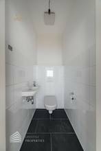 Thumbnail von Charmante 2-Zimmer-Altbauwohnung mit idyllischem Eigengarten – urbanes Wohnen mit Rückzugsqualität