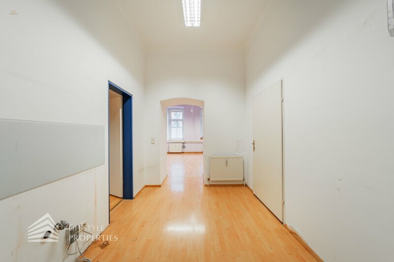 Thumbnail von Przestronne biuro 3-pokojowe z dużymi magazynami i własnym wjazdem, w pobliżu Landstraße