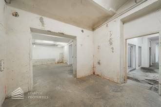 Thumbnail von Prostorná kancelář se 3 místnostmi, velkými skladovacími prostory a vlastním vjezdem, v blízkosti Landstraße