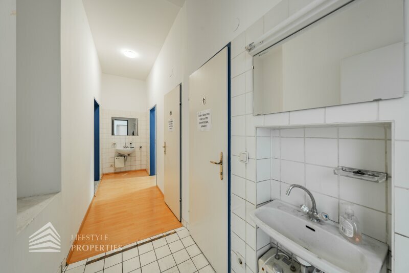 Thumbnail von Przestronne biuro 3-pokojowe z dużymi magazynami i własnym wjazdem, w pobliżu Landstraße