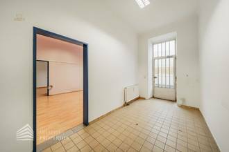 Thumbnail von Prostorná kancelář se 3 místnostmi, velkými skladovacími prostory a vlastním vjezdem, v blízkosti Landstraße