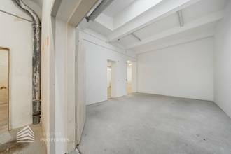 Thumbnail von Prostorná kancelář se 3 místnostmi, velkými skladovacími prostory a vlastním vjezdem, v blízkosti Landstraße