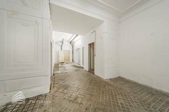 Thumbnail von Prostorná kancelář se 3 místnostmi, velkými skladovacími prostory a vlastním vjezdem, v blízkosti Landstraße