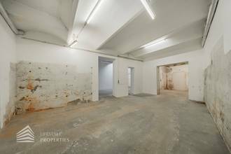 Thumbnail von Prostorná kancelář se 3 místnostmi, velkými skladovacími prostory a vlastním vjezdem, v blízkosti Landstraße