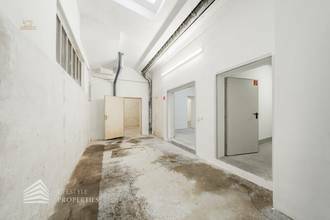 Thumbnail von Prostorná kancelář se 3 místnostmi, velkými skladovacími prostory a vlastním vjezdem, v blízkosti Landstraße