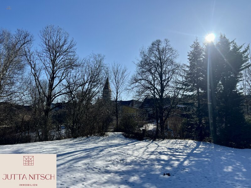 Thumbnail von Extravagante Luxusvilla mit Sauna und Hallenbad - am Waldrand von Gießhübl mit Wienblick