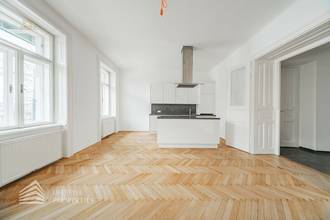 Thumbnail von Grosszügige helle 2-Zimmer Altbau-Wohnung in zentraler Lage