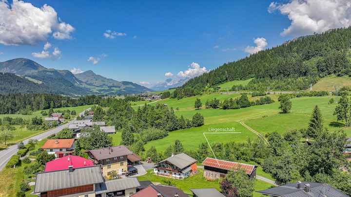Baugrundstück mit Einfamilienhaus-Planstudie