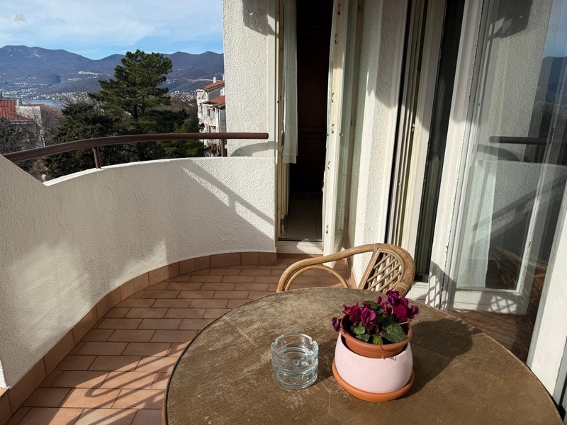 Thumbnail von Wohnung mit Blick auf Stadt und Meer