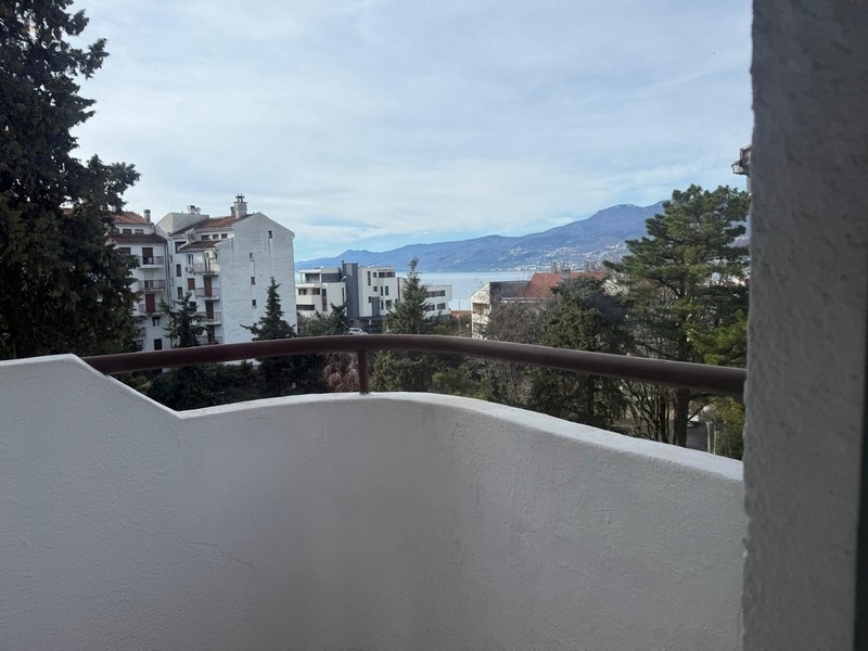 Thumbnail von Wohnung mit Blick auf Stadt und Meer