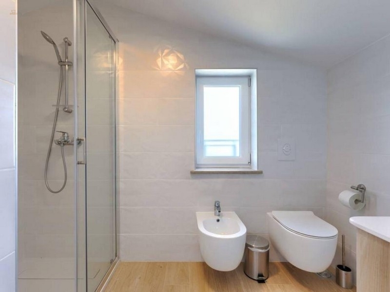 Thumbnail von Haus mit Pool und Meerblick, Region Labin