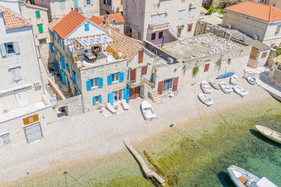 Thumbnail von Charmantes Steinhaus direkt am Strand