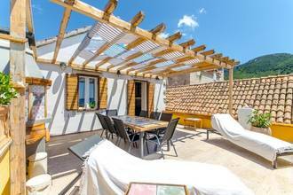 Thumbnail von Kumsalın hemen yanında şirin taş ev