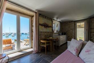 Thumbnail von Kumsalın hemen yanında şirin taş ev