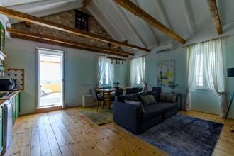 Thumbnail von Kumsalın hemen yanında şirin taş ev