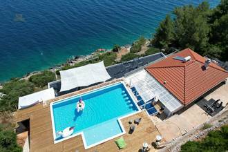 Thumbnail von Mediterranes Haus in außergewöhnlicher Lage direkt am Meer, Insel Hvar