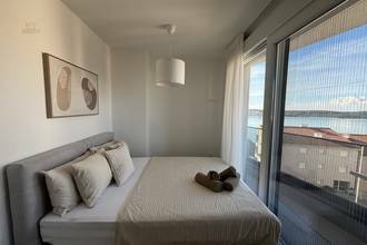 Thumbnail von Modernes Penthouse mit Dachterrasse und Panorama-Meerblick