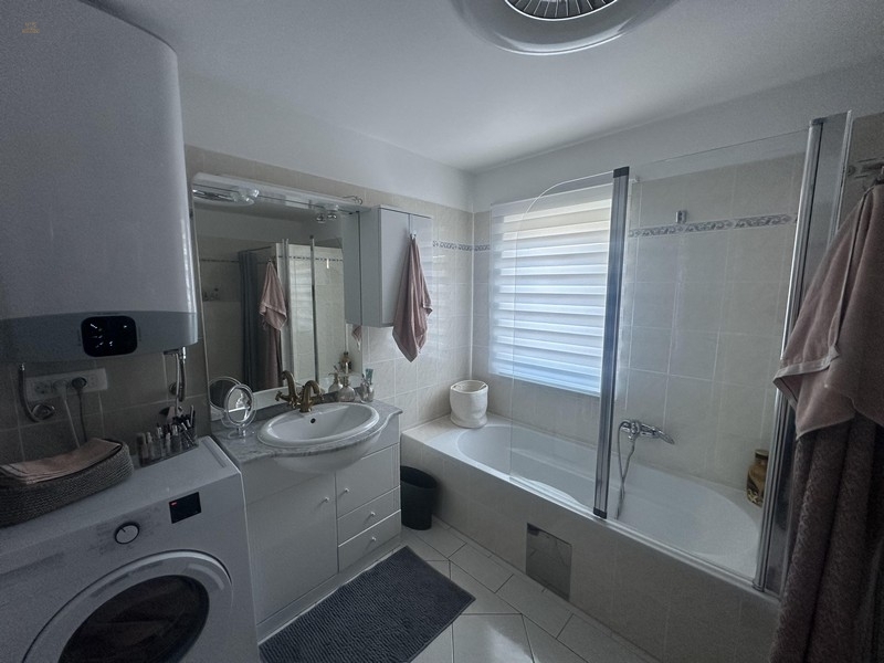 Thumbnail von Große Wohnung mit schönem Meerblick