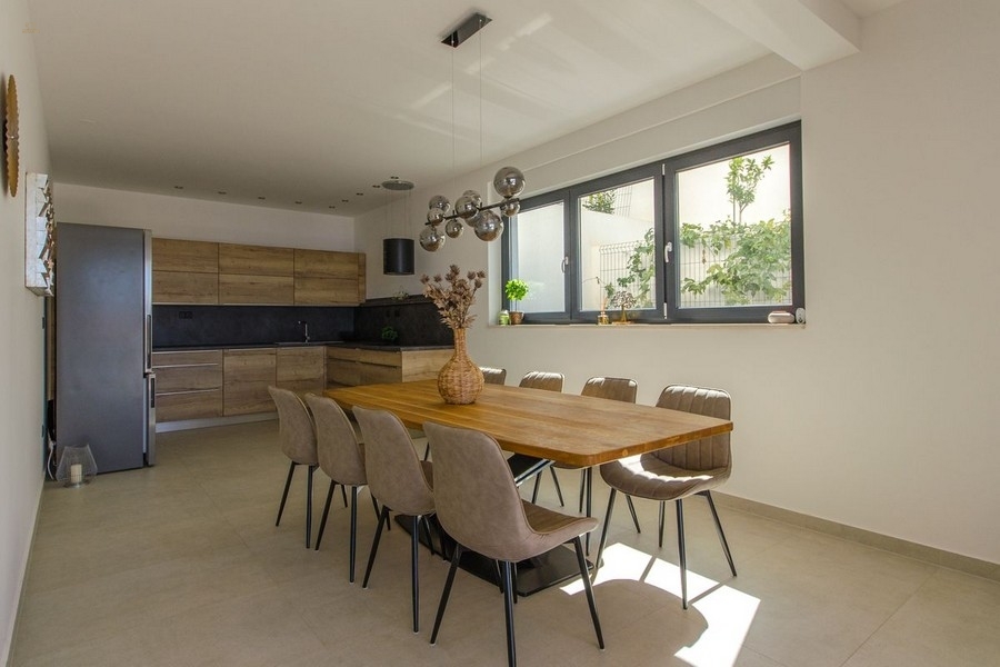 Thumbnail von Moderne Villa mit Pool und Meerblick