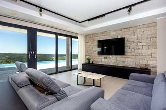 Thumbnail von Luksusowa willa z basenem infinity i widokiem na morze w spokojnej okolicy