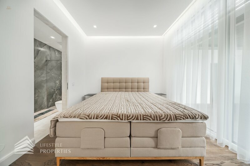 Thumbnail von Grandiose Luxusvilla mit Pool - Ihr Rückzugsort Nähe Wienerberg