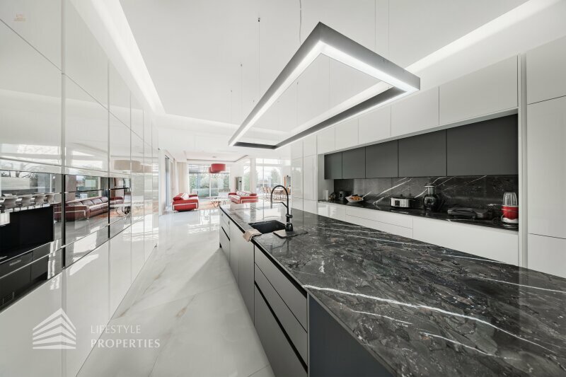 Thumbnail von Grandiose Luxusvilla mit Pool - Ihr Rückzugsort Nähe Wienerberg