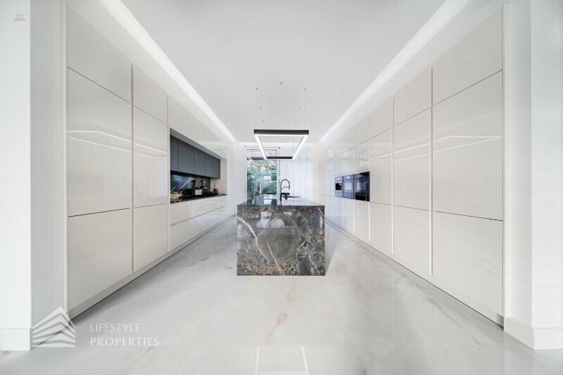 Thumbnail von Grandiose Luxusvilla mit Pool - Ihr Rückzugsort Nähe Wienerberg