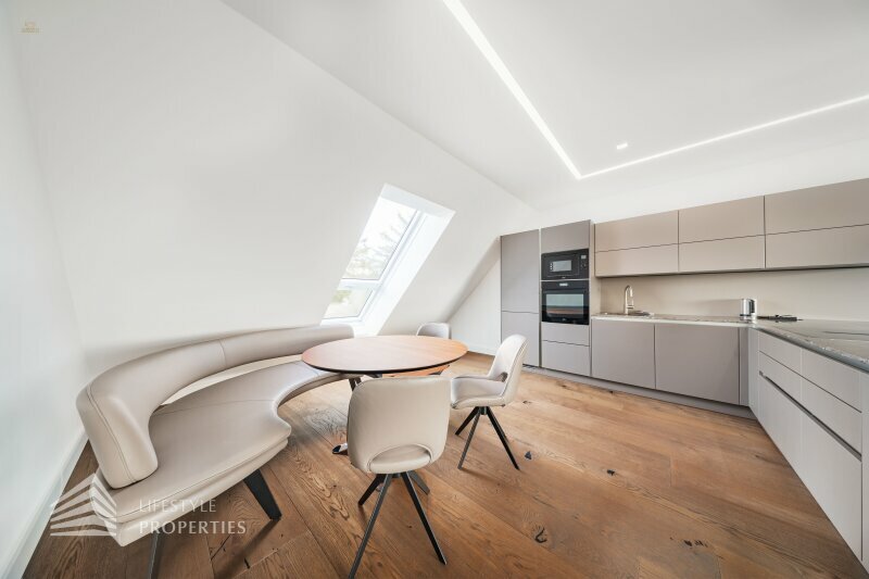 Thumbnail von Grandiose Luxusvilla mit Pool - Ihr Rückzugsort Nähe Wienerberg