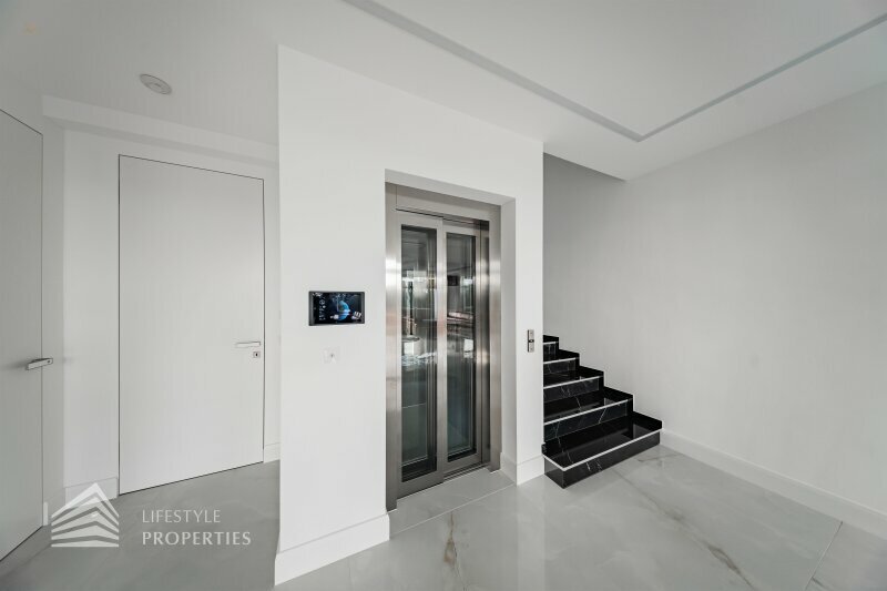 Thumbnail von Grandiose Luxusvilla mit Pool - Ihr Rückzugsort Nähe Wienerberg