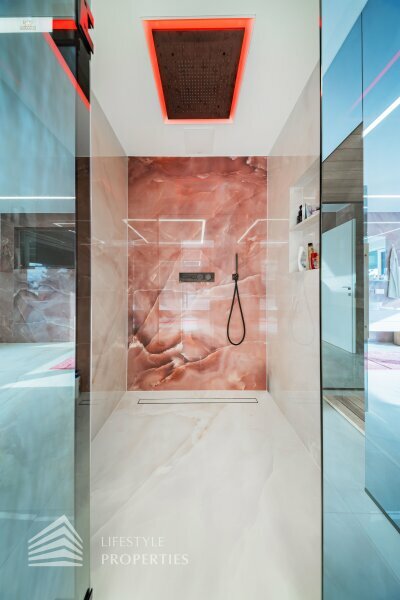 Thumbnail von Grandiose Luxusvilla mit Pool - Ihr Rückzugsort Nähe Wienerberg