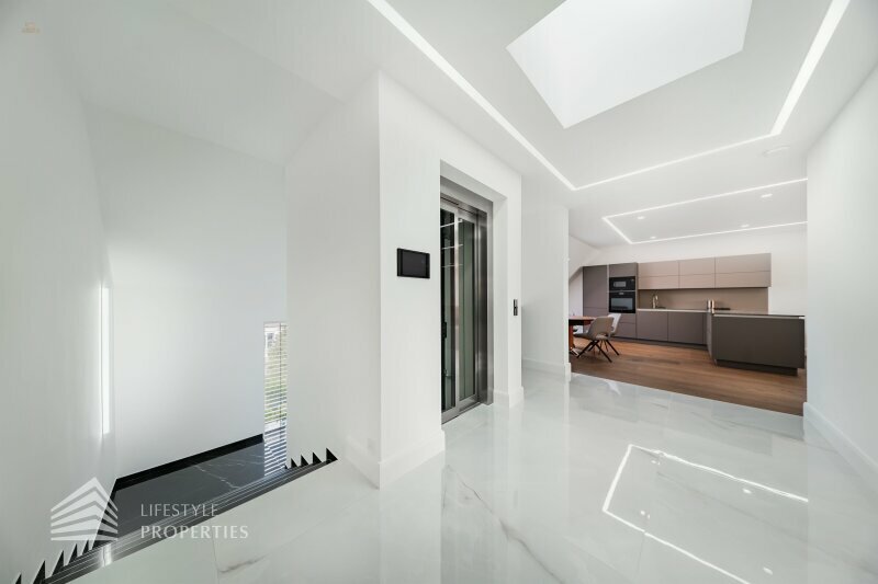 Thumbnail von Grandiose Luxusvilla mit Pool - Ihr Rückzugsort Nähe Wienerberg