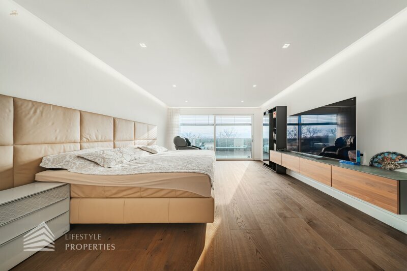 Thumbnail von Grandiose Luxusvilla mit Pool - Ihr Rückzugsort Nähe Wienerberg