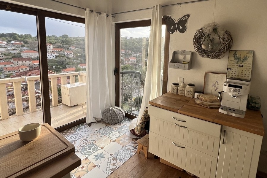 Thumbnail von Charmantes Haus mit vier Wohnungen und Meerblick