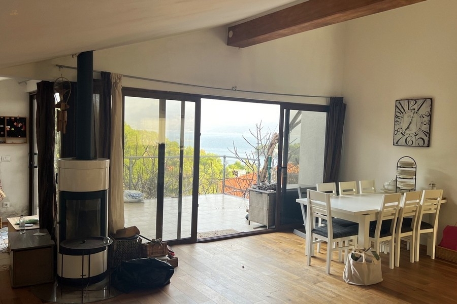 Thumbnail von Charmantes Haus mit vier Wohnungen und Meerblick