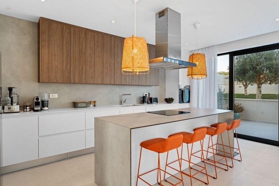 Thumbnail von Moderne Villa mit Infinity-Pool und Panorama-Meerblick