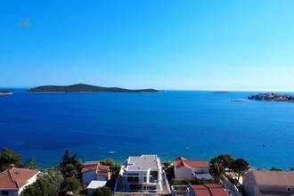 Thumbnail von Moderne Neubau-Villa in der 1. Reihe zum Meer, Region Rogoznica