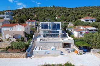 Thumbnail von Moderne Neubau-Villa in der 1. Reihe zum Meer, Region Rogoznica
