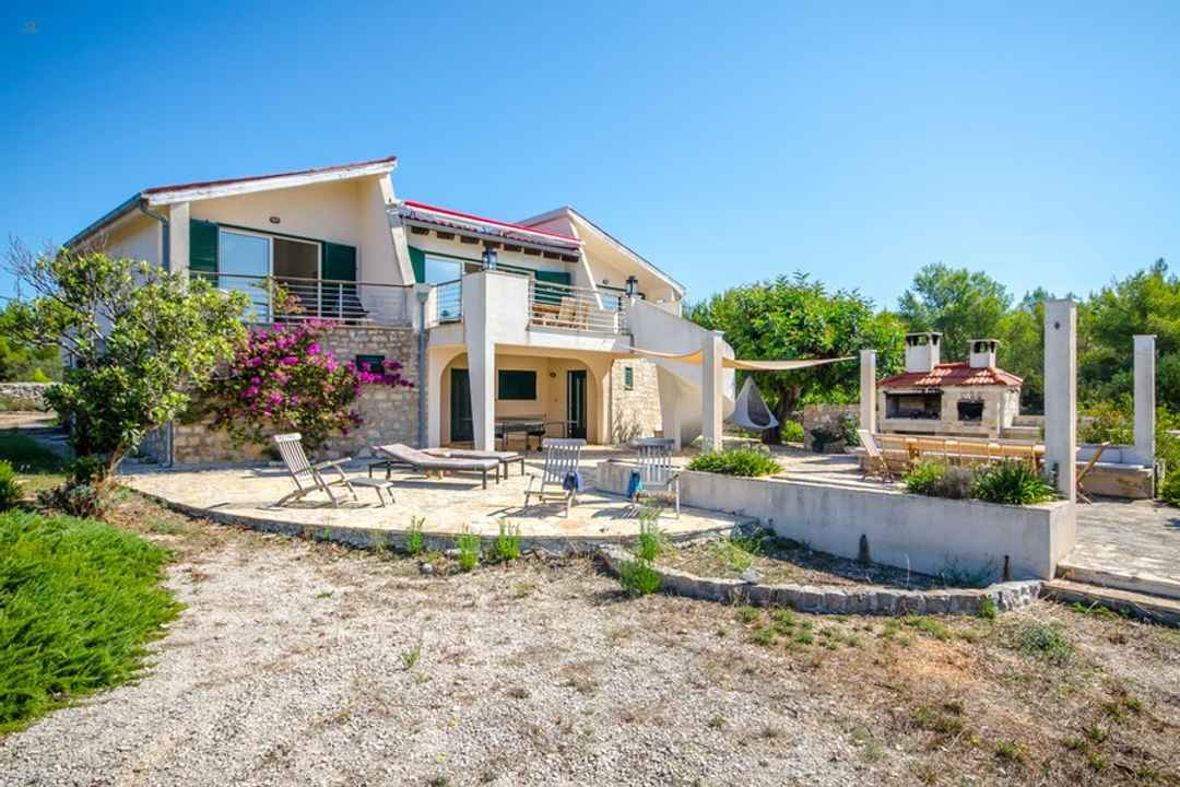 Charmantes Haus in mediterraner, ruhiger Lage