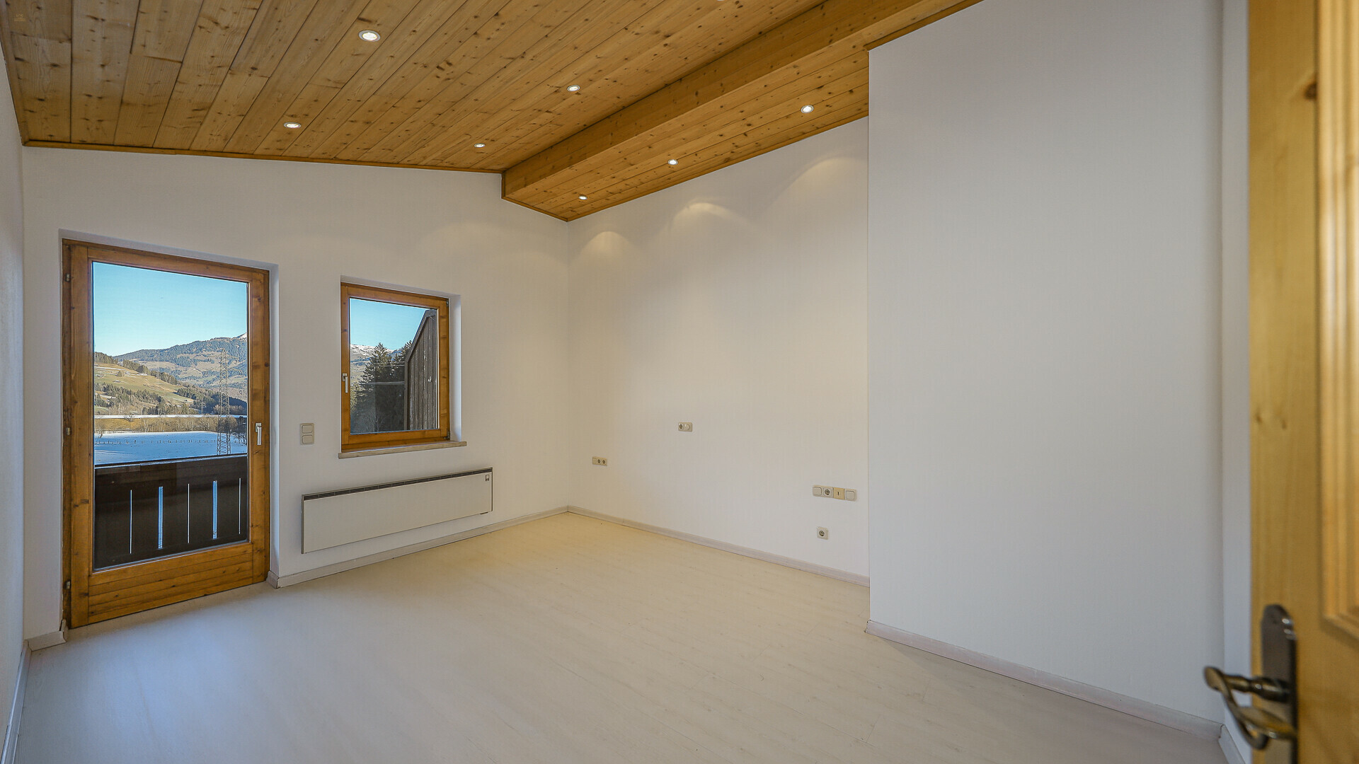 Thumbnail von Dachgeschosswohnung mit traumhaftem Ausblick