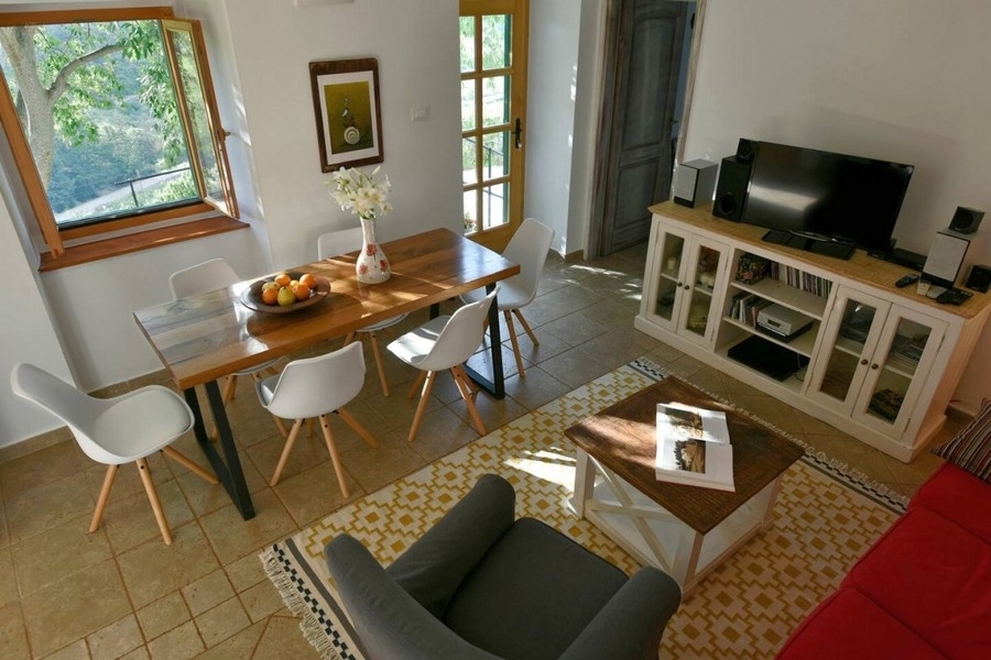 Thumbnail von Mediterranes Steinhaus mit Swimmingpool und Meerblick