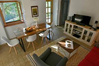 Thumbnail von Mediterranes Steinhaus mit Swimmingpool und Meerblick