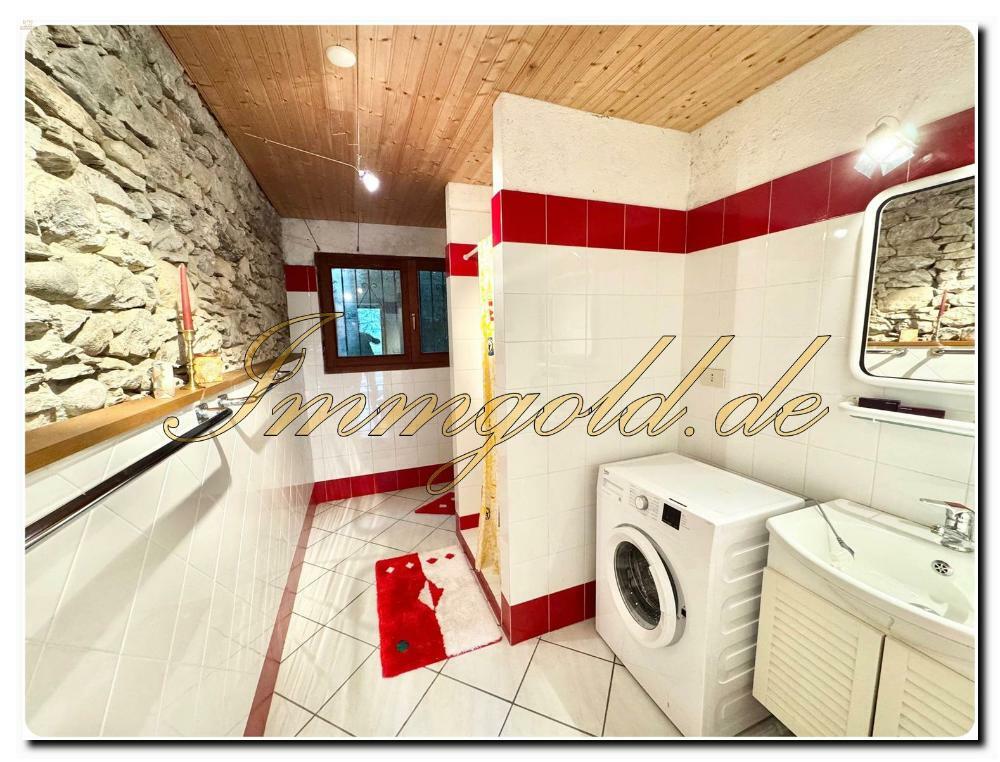 Thumbnail von Lago Maggiore apartes, schmuckes Landhaus, Alleinlage, riesiges Areal