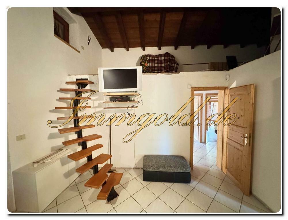 Thumbnail von Lago Maggiore apartes, schmuckes Landhaus, Alleinlage, riesiges Areal