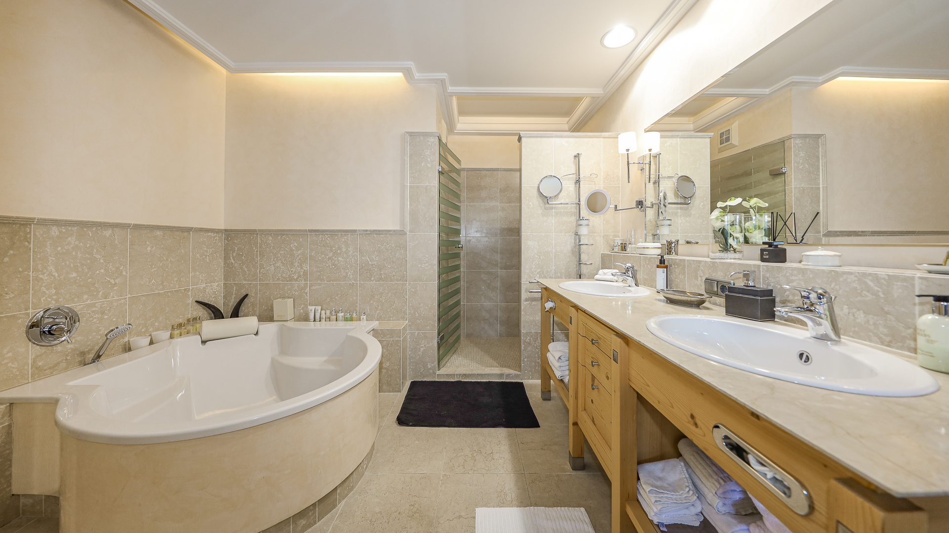 Thumbnail von Luxus-Suite in bekanntestem 5-Sterne-Hotel Kitzbühels