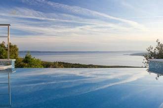 Charmantes Steinhaus mit Pool und Panorama-Meerblick