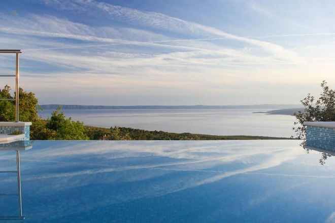Charmantes Steinhaus mit Pool und Panorama-Meerblick