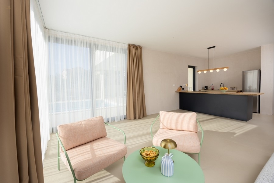 Thumbnail von Moderne Villa mit Swimmingpool, Dachterrasse und Meerblick